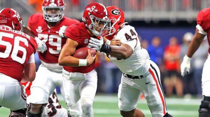 What channel is national championship game on 2022
