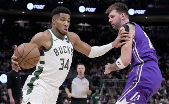 What channel is the bucks game on regular tv