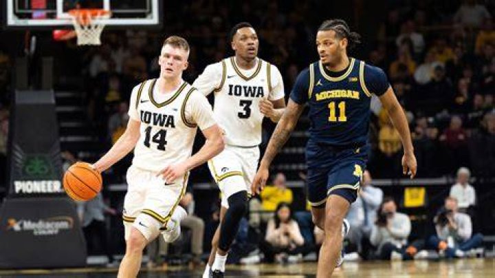 What channel is the iowa men’s basketball game on tonight