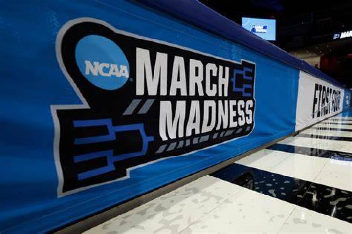 What channel is the ncaa basketball game on tonight