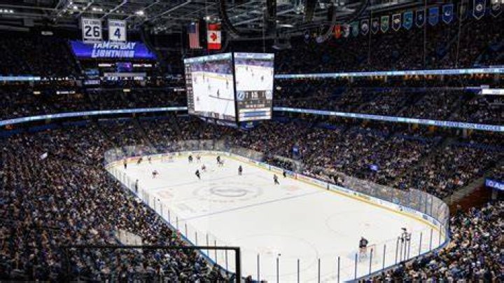 What channel is the tampa bay lightning game on