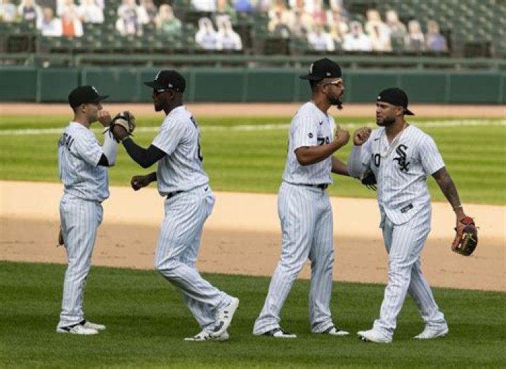 What channel is the white sox playoff game on